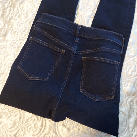 Gap High-Waisted Jeans - Picture 3 of 3